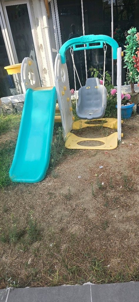 az kullanılmış çocuk parkı - 2