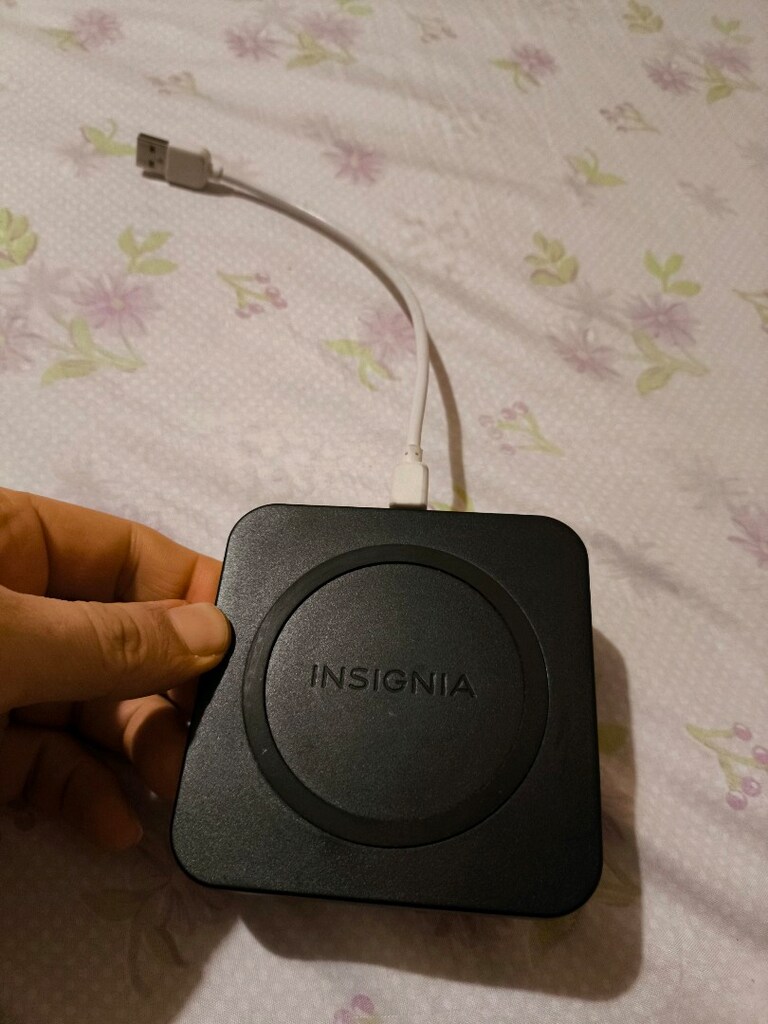 Insignia NS-MWPC10K kablosuz şarj istasyonu - 3
