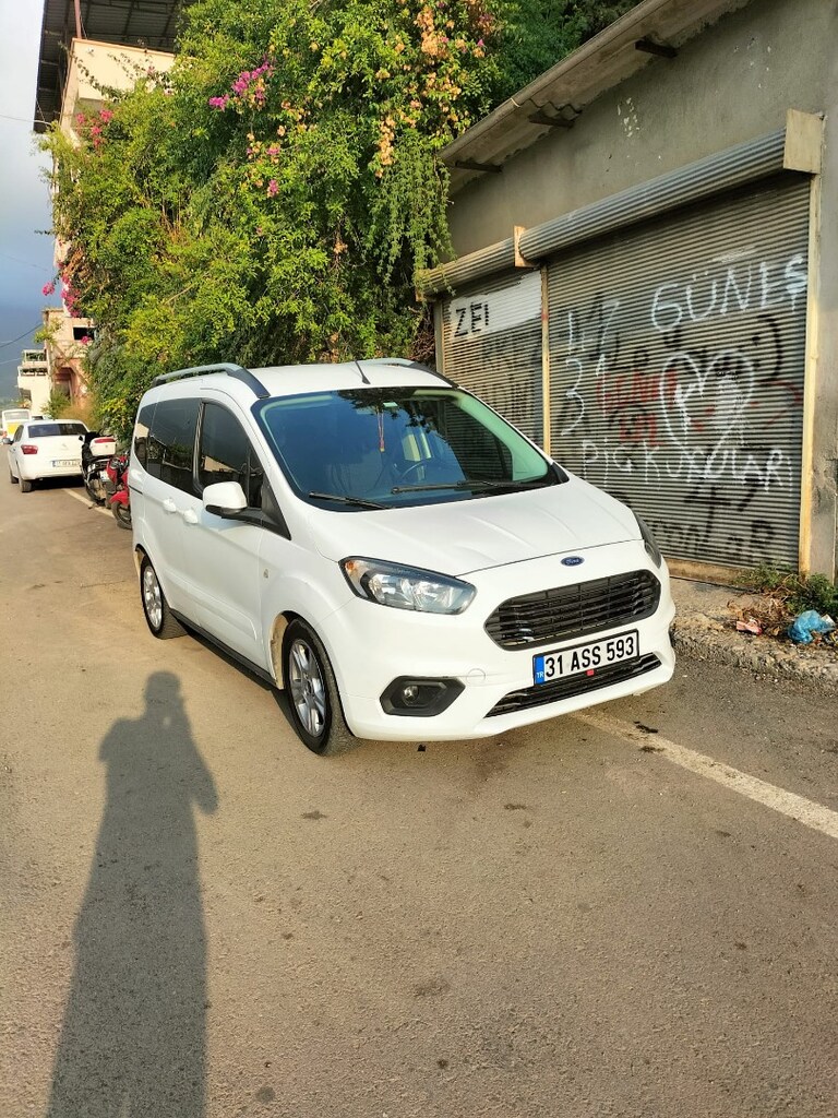 Ford courier - 3