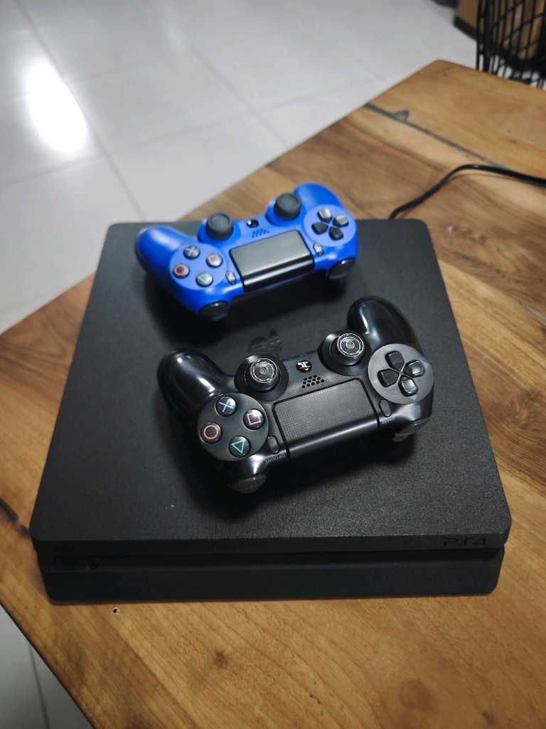 SONY PLAYSTATİON 4 SLİM 500GB - 2