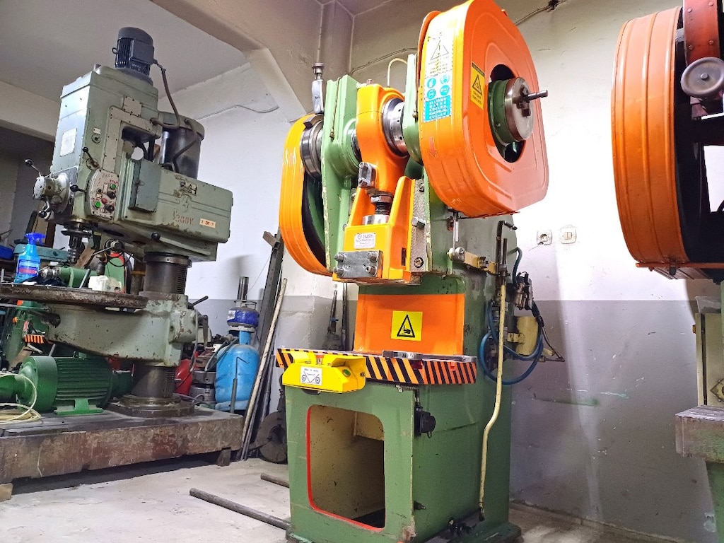 60 TON ŞAHİN MARKA ANGARAJLI EKSANTRİK PRES - 10