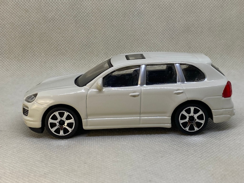 BURAGO 1/43 Posrche Cayenne Turbo Diecast Model - 2