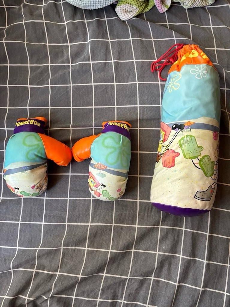 Süngerbob boks eldiveni ve torbası