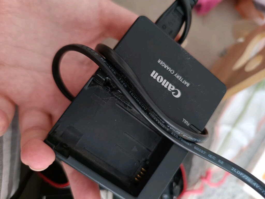 Canon fotoğraf makinesi E0S 600 D - 5