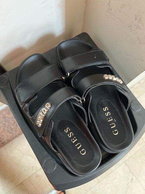 Guess kalın tabanlı terlik