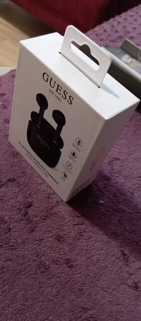 GUESS SÜPER KULAKLIK YENİ