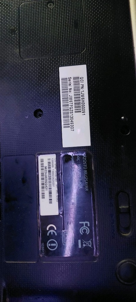 GRUNDIG GNB 1450 LAPTOP /320GB HDH - 3