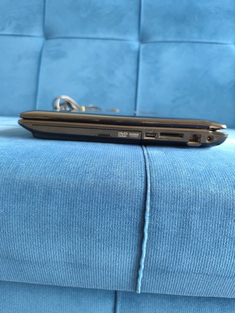 Asus Laptop İ3 İşlemci 4 GB Ram + 320 GB HDD Hafıza - 8