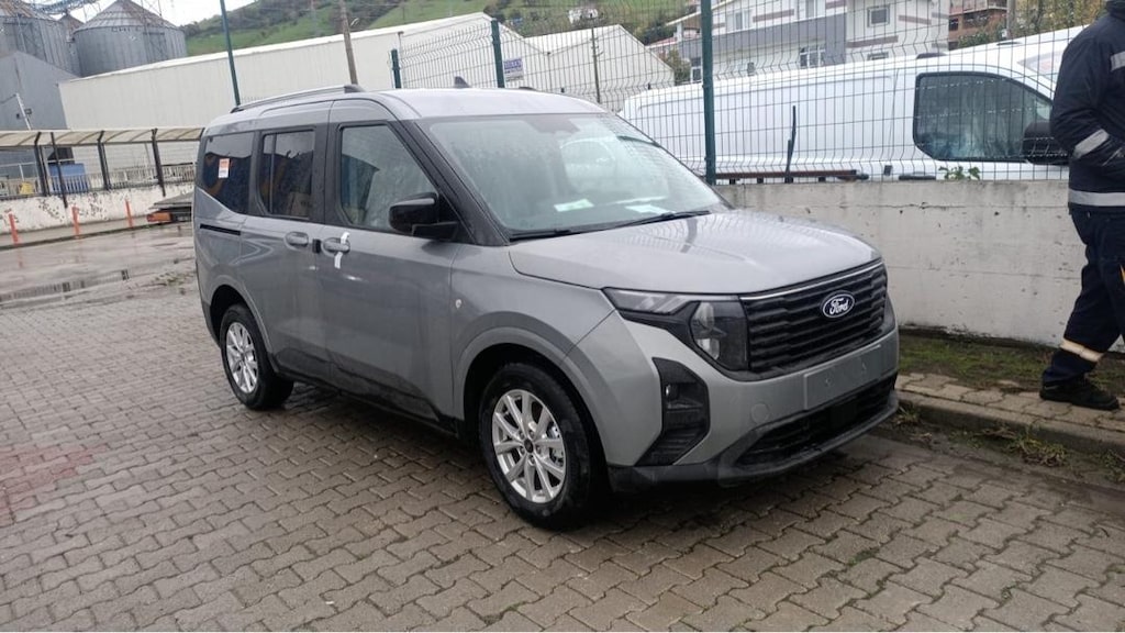 2024 FORD TOURNEO COURIER HATASIZ GARANTİLİ SERVIS BAKIMLI - 5