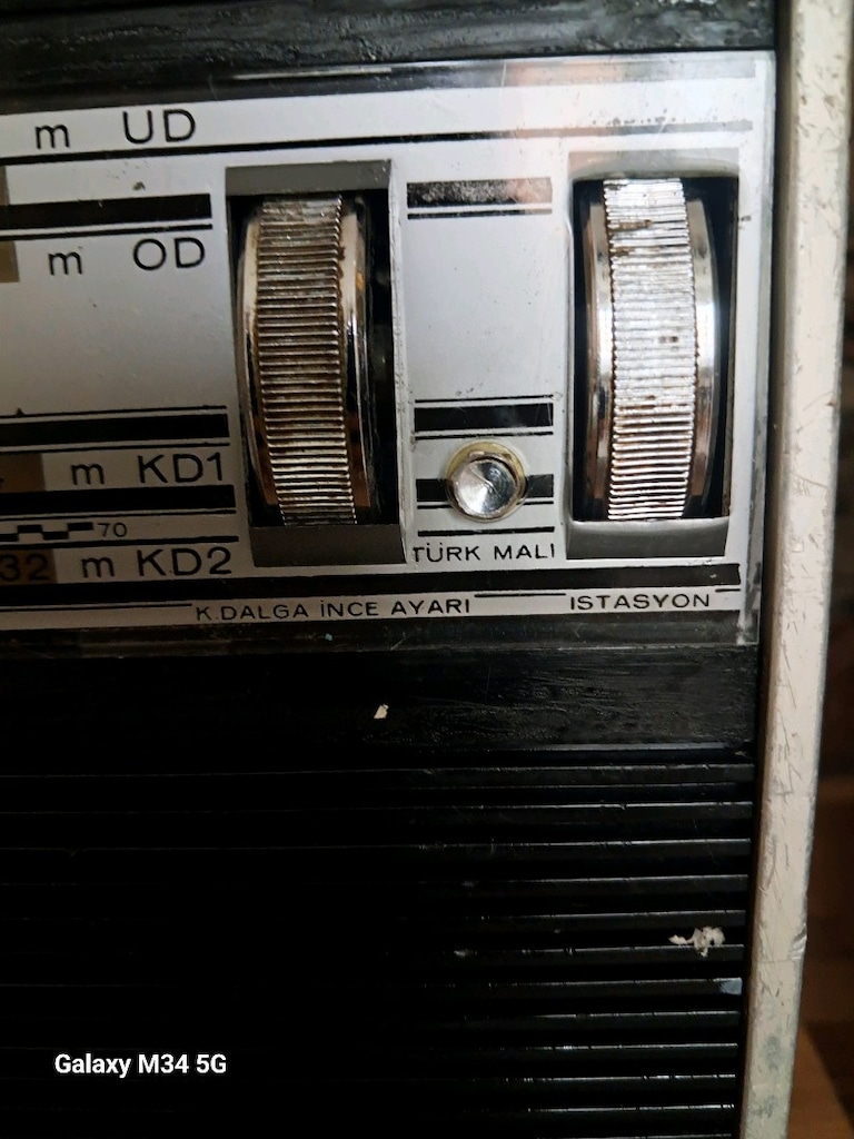 70 li yıllardan kalma antika radyo - 12
