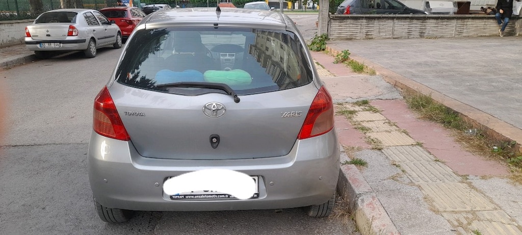 2006 model toyota yaris 1.3 - 9