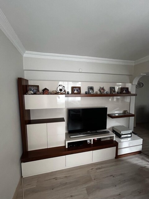 Modern ve Şık MDF TV Ünitesi - Sıfır gibi