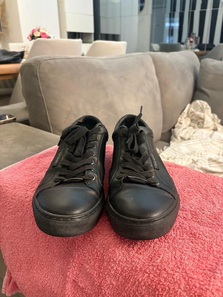 45 numara orjinal guess deri sneaker