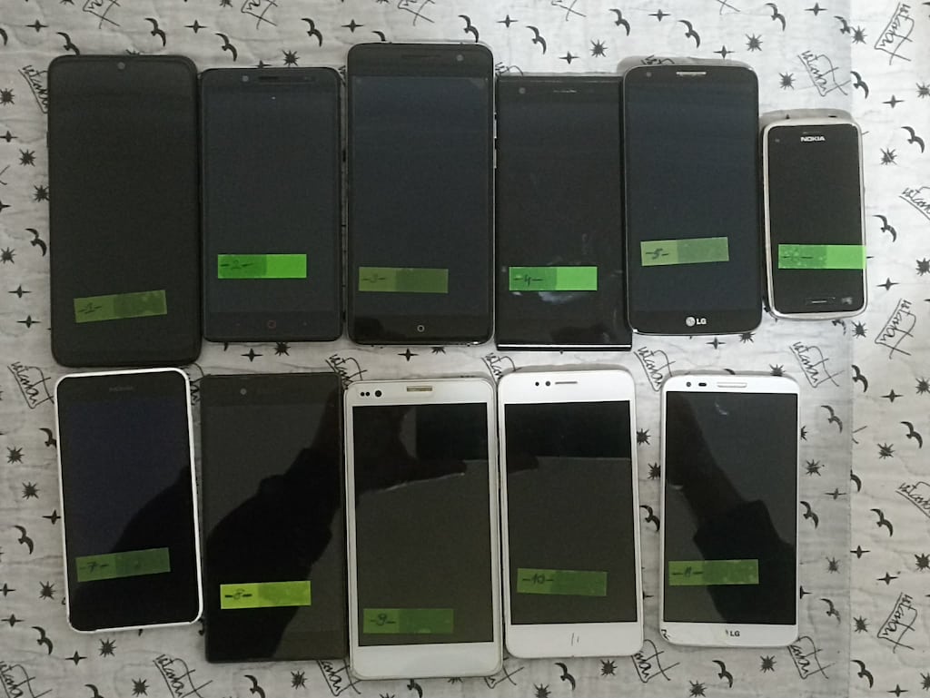 Toptan Telefonlar (Açıklamayı Okuyun.) - 2