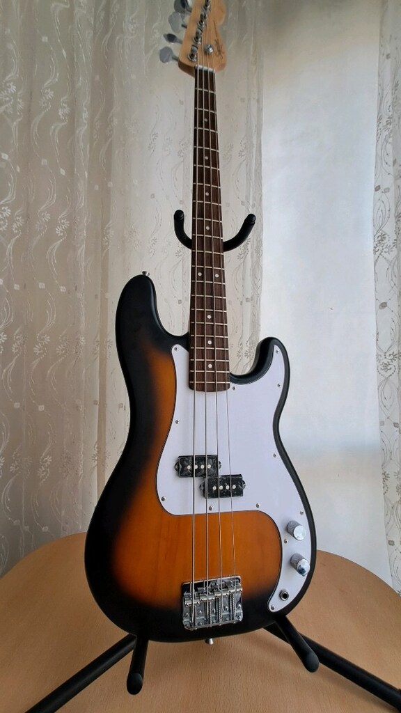 Bas Gitar