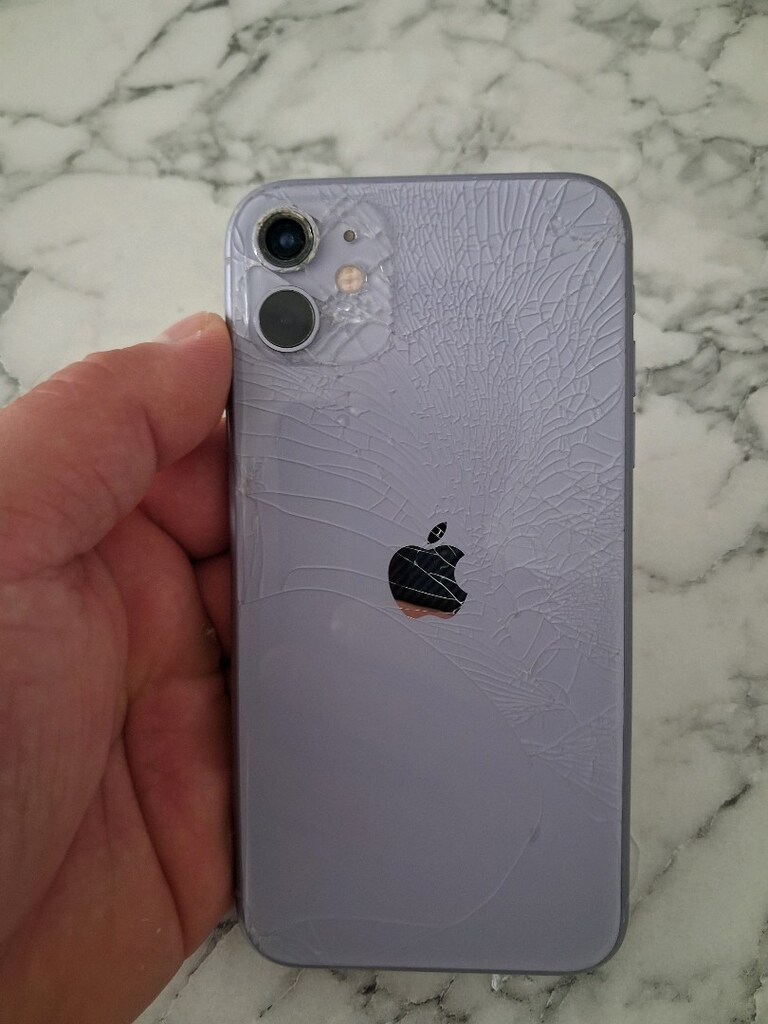 FIRSAT CİHAZI iPhone 11 64 GB - 2