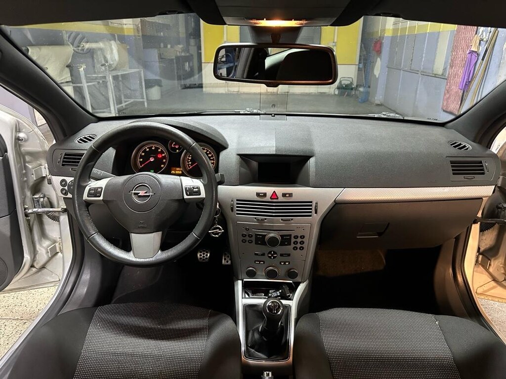 Opel astra h gtc sport - 12