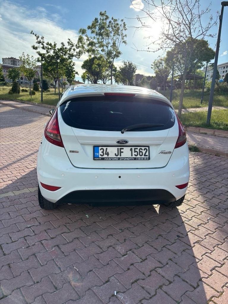 Sahibinden Temiz Düşük Km Fiesta - 2