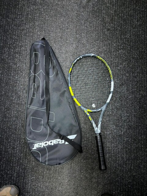 Tenis Raketi hiç kullanılmamış