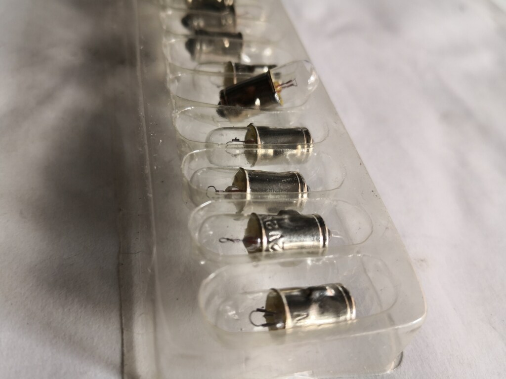 12V,,2W,,T6,5,ampul,tanesi 35₺ - 3