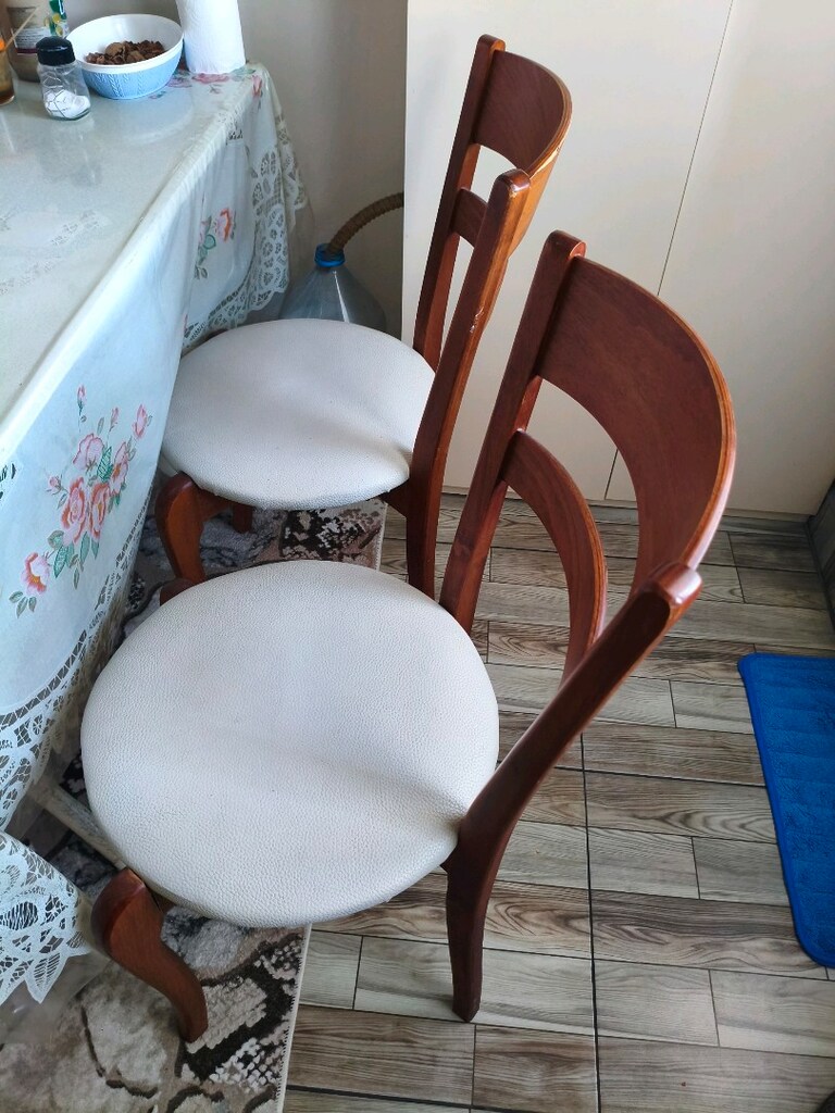MASA + 4 AHŞAP SANDALYE - 3