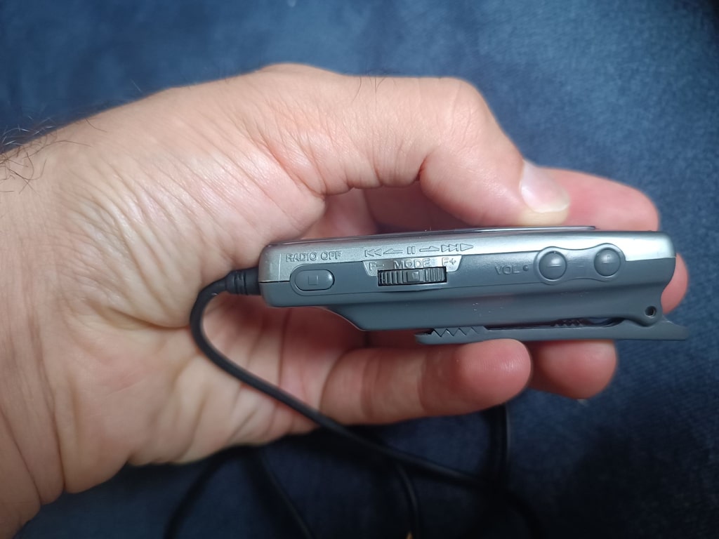 Sony Minidisc MD Ekranlı Radyo Uzaktan Kumandası - 5