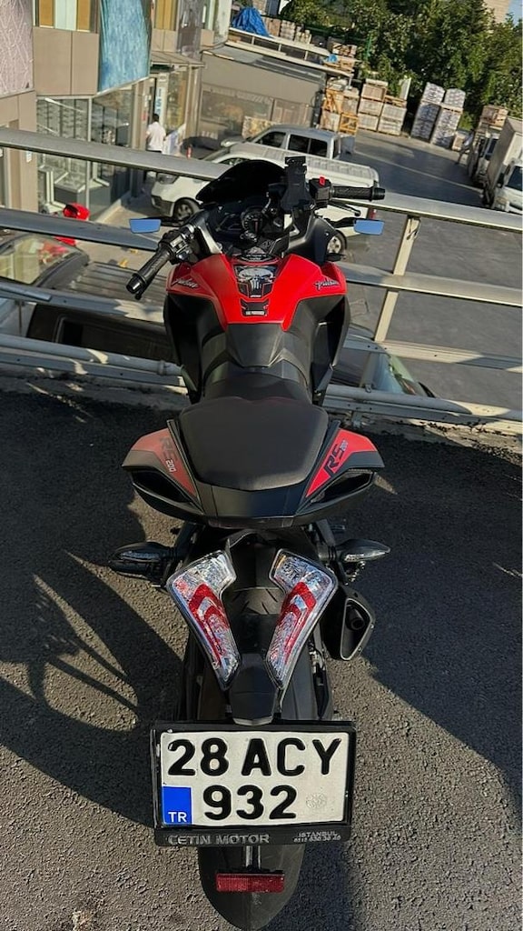 BAJAJ RS 200 - 3