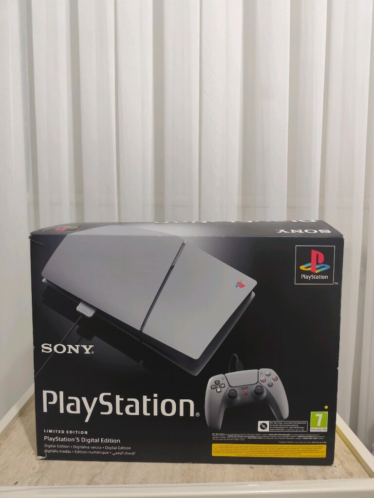ps5 limited edition 30 yıl - 10