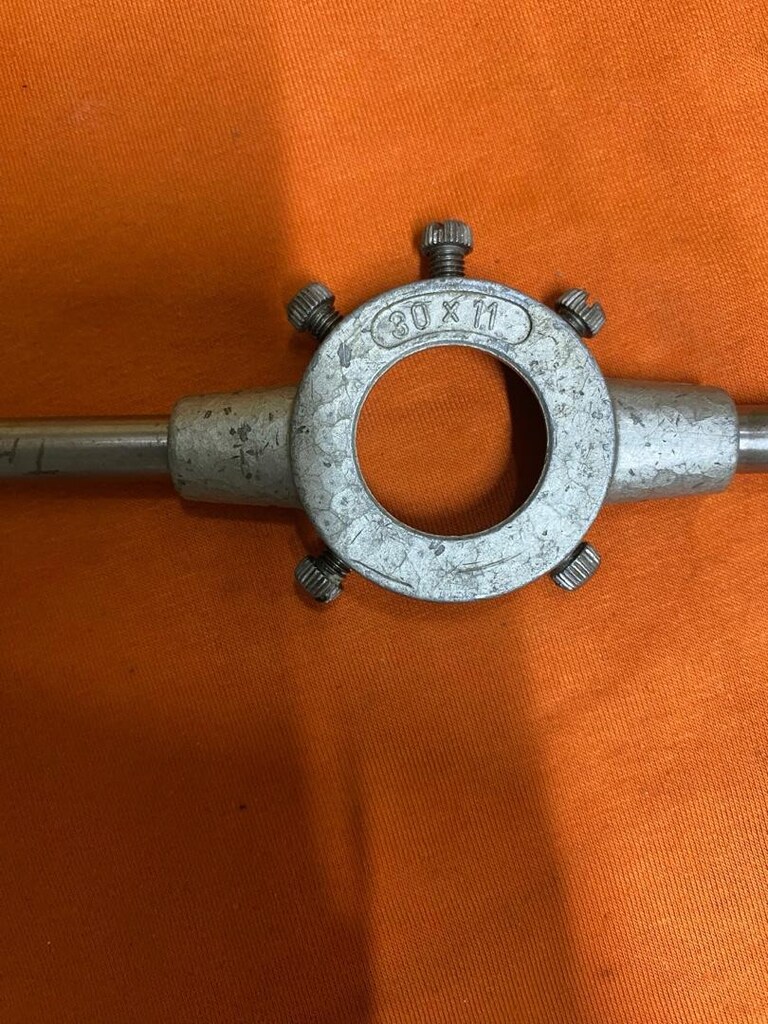 Alman Malı Kaliteli Pafta Kolu 30x11 mm Vida Diş Açma - 4