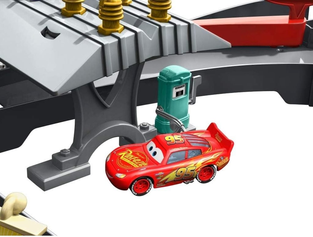 Disney Cars GGL47 Radiator Springs Yarış Seti - 5