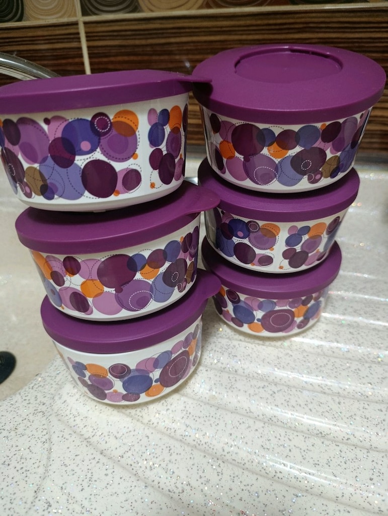 Tupperware set - 2