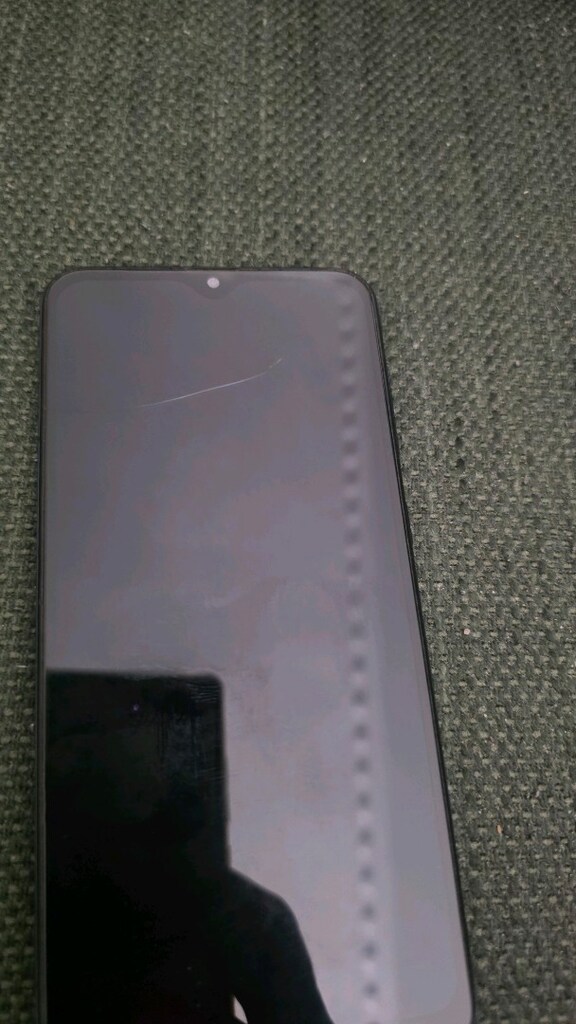 Samsung Galaxy A20 cep telefonu, yurtiçi ve sorunsuz - 3