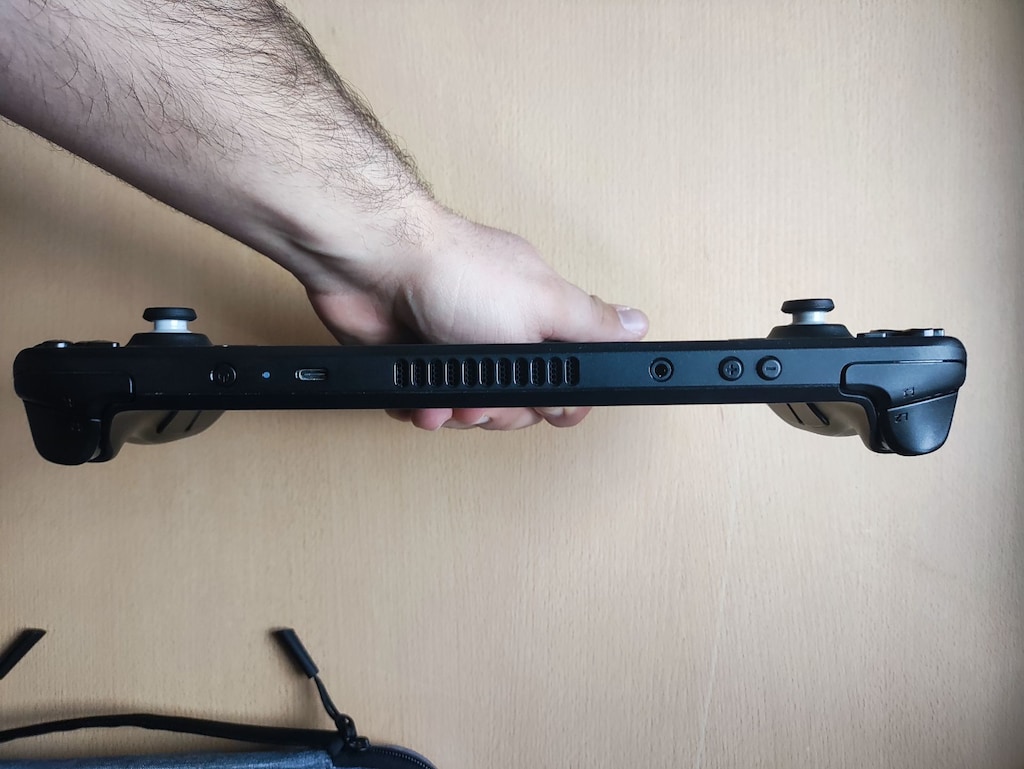 Steam Deck 1TB ü+ 256GB Samsung SD Kart - Tomtoc Çantalı - 3