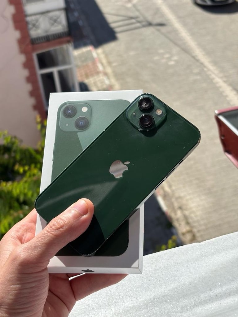 SAHİBİNDEN TERTEMİZ İPHONE 13 - 4