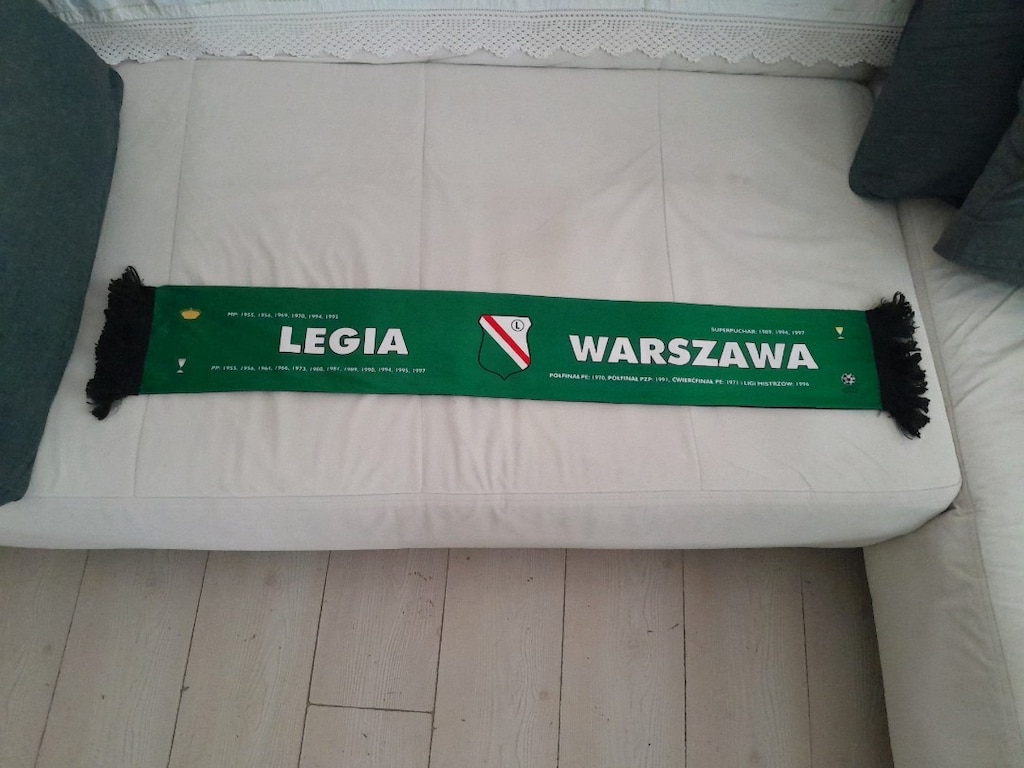 Ikinci el, Legia Larswaga, spor cocuk atki - 4