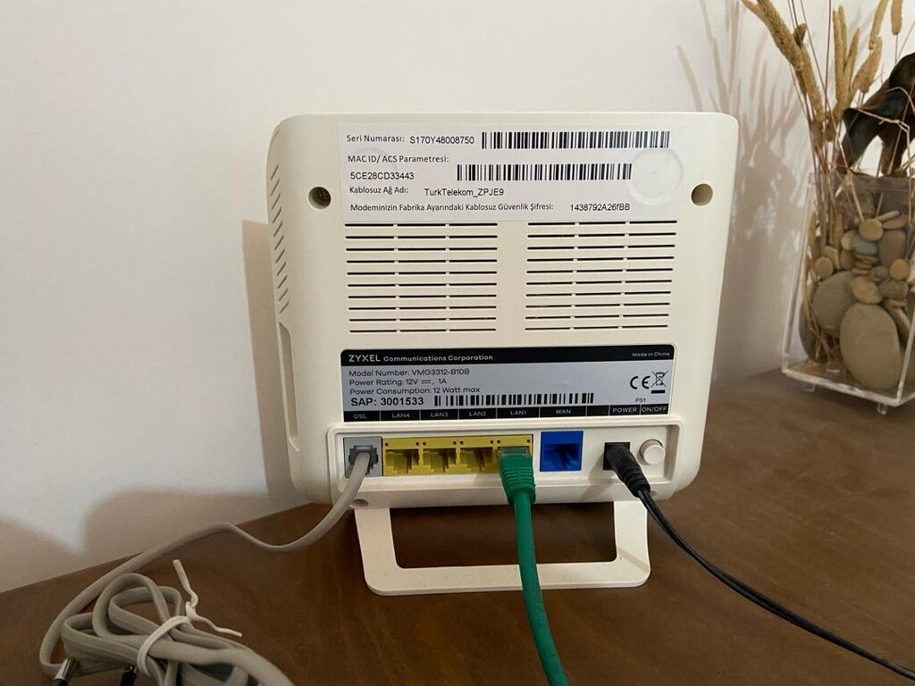 Zyxel VMG3312-B10B 4 Port 300 Mbps VDLS2 Modem - 2