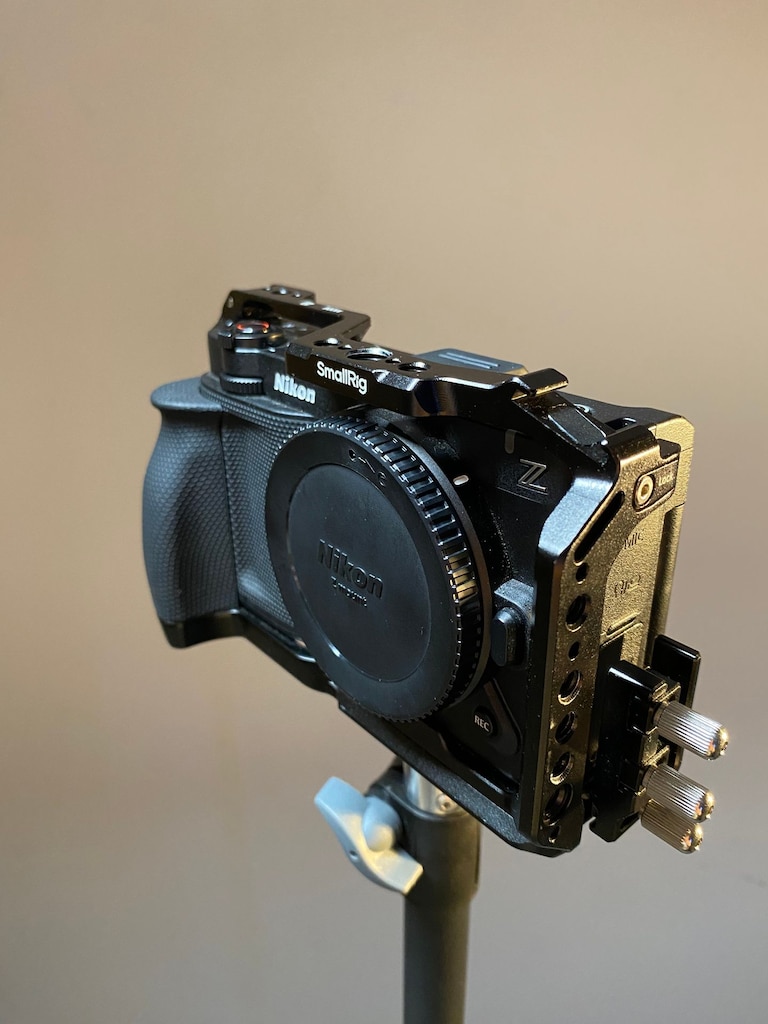 Nikon ZR 6K Body / SmallRig Kafes + Ek Orijinal Batarya - 13