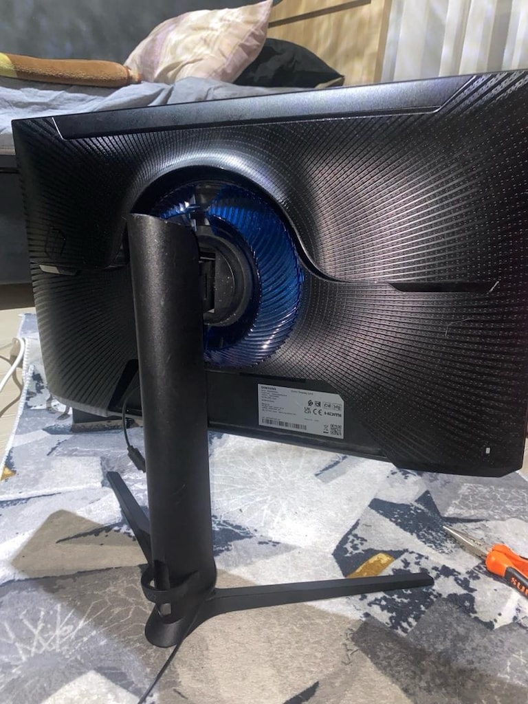 samsung monitör kırık - 3