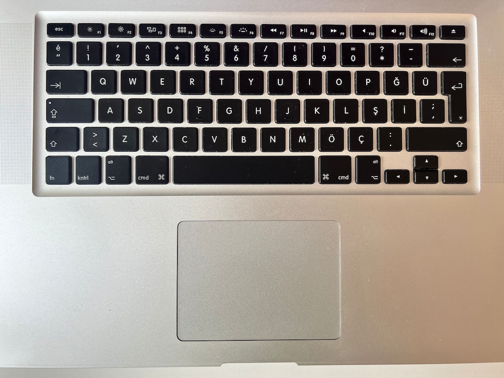 İlk Sahibinden MacBook PRO - 1 TB SSD - 6
