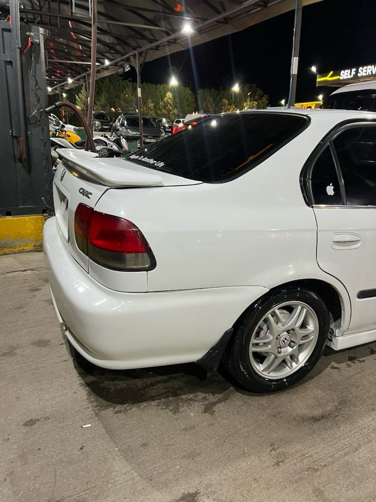 Beyaz Honda Civic - 4