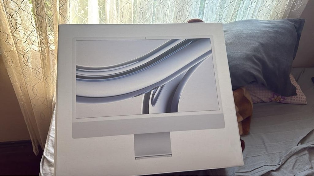 24” Apple imac M3 8gb ram 256gb ssd - 5