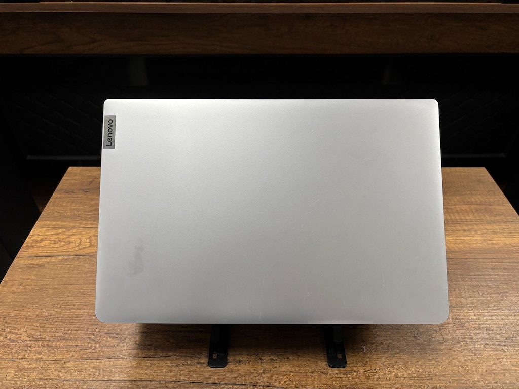 Lenovo IdeaPad 1 AMD Ryzen 5 5625U 8 GB 512 GB 15.6" FHD Notebook - 4
