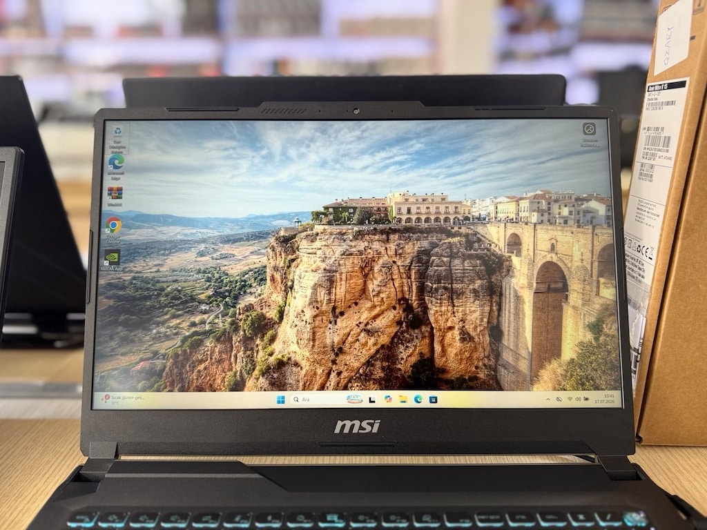 MSİ İ5 13420H İŞLEMCİ | RTX4060 8GB E.KART | 16GB RAM | 512GB SSD - 3