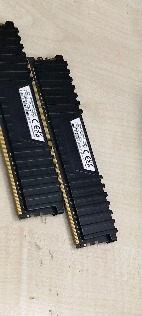 CORSAİR VENGEANCE DDR 4 16 GB RAM - 3