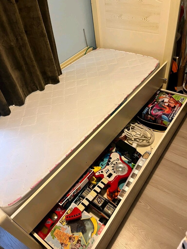 Tamamı mdf büyüyen beşik şifonyer ve komodinler - 4