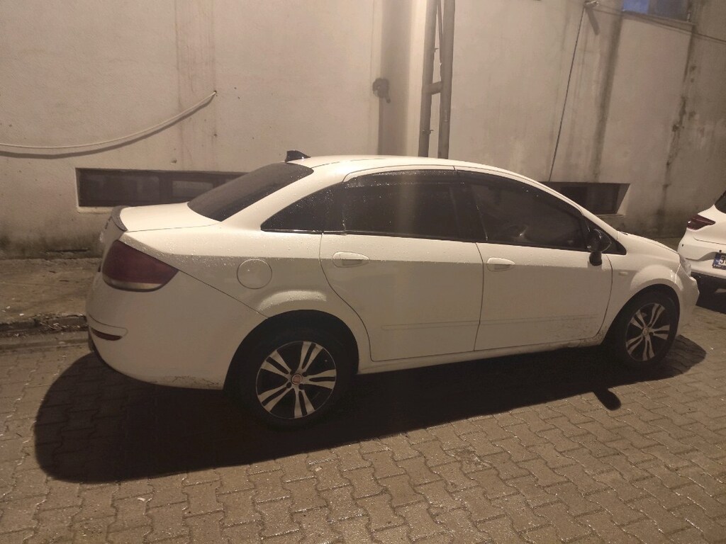 Fiat Linea 1.3 multijet dizel aile aracı makyajlı kasa - 2
