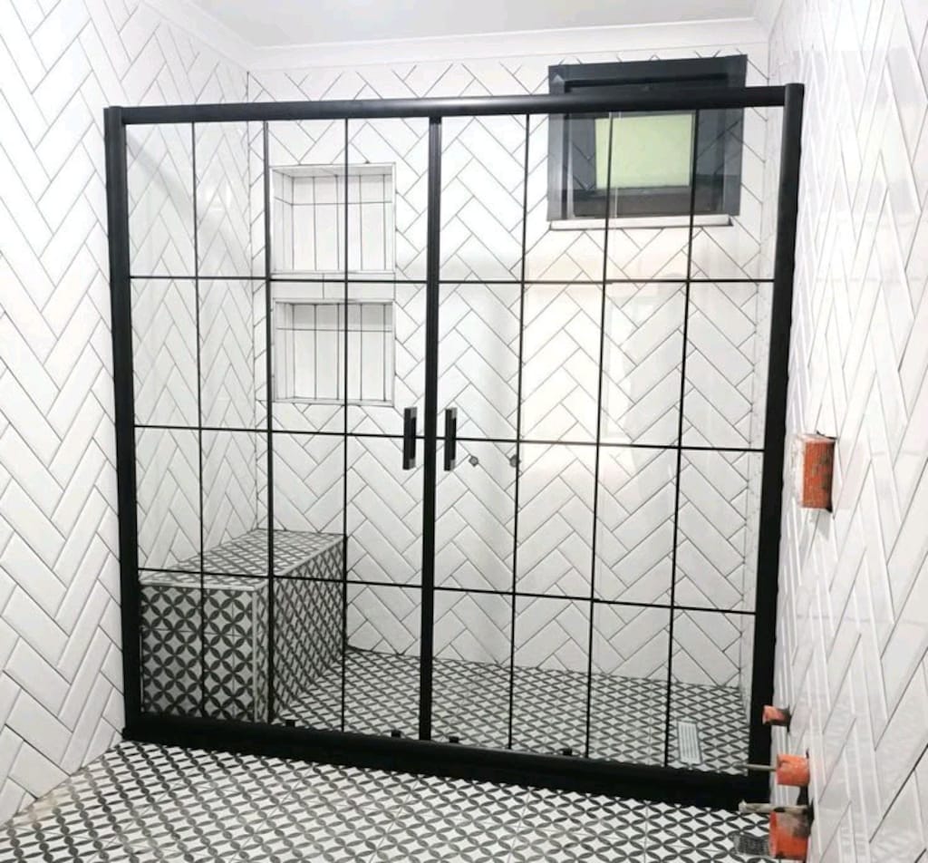 DUŞAKABİNDE FIRSAT - 11