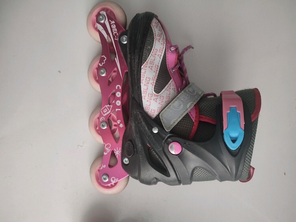 Pembe ve Siyah Paten - 4