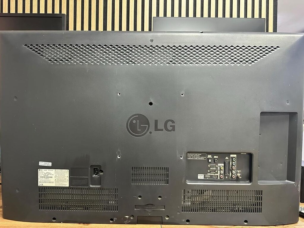 LG 42” LCD TV 42LK450 - 6
