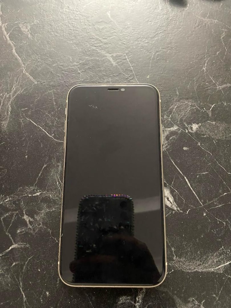 iPhone 11 - 4